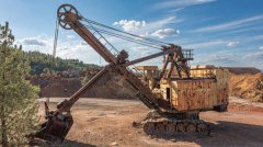 <b>设备卸车与上楼作业</b>